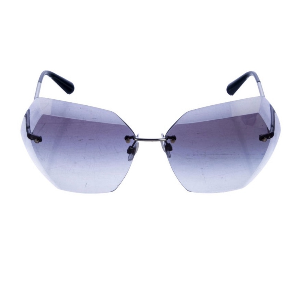 CHANEL Oversized Gradient Sunglasses - Picture 2 of 4